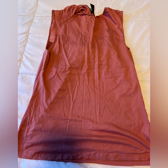 Women’s Salmon Sleeveless top with draping Ann Taylor classic top - Picture 2 of 4